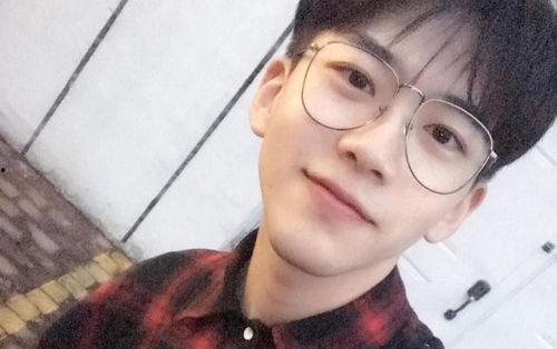 抖音网红向靖吃瓜,揭秘娱乐圈幕后真相