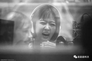 网暴吃瓜被窝里的女孩,揭开网络暴力的阴影面